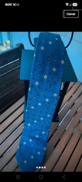 Corbata de seda natural azul con estampado