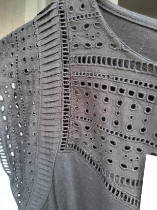 Vestido Negro Sfera Casual con Detalles