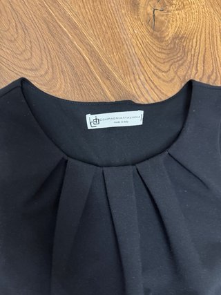 Abito tubino nero con pieghe