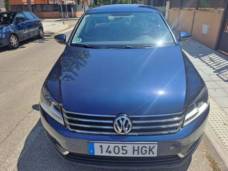 Volkswagen Passat 2013 - foto 1