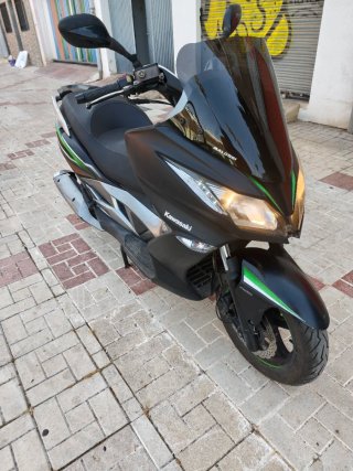 Kawasaki J125 Maxi Scooter
