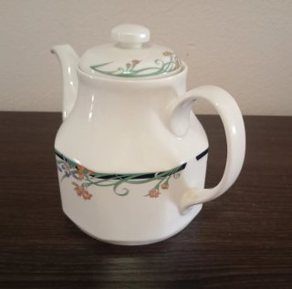 Tetera de porcelana Royal Doulton Juno, vintage
