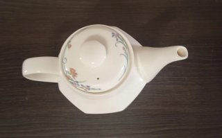 Tetera de porcelana Royal Doulton Juno, vintage