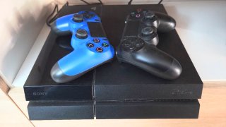 PS4 (PlayStation 4) + 2 mandos