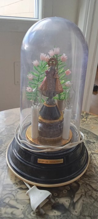 Virgen de Covadonga urna iluminada