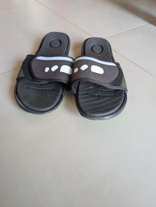 Chanclas Decathlon Ng/Bl con velcro 43-44
