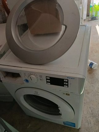 Puerta Lavadora Indesit 8kg. Blanca o gris
