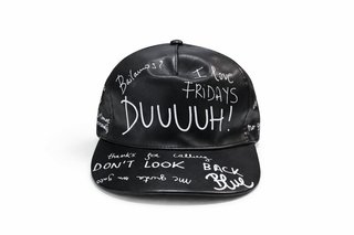 Nueva Zara Gorra efecto piel negra