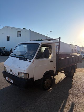 Nissan Trade 1998