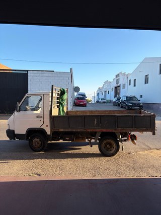 Nissan Trade 1998