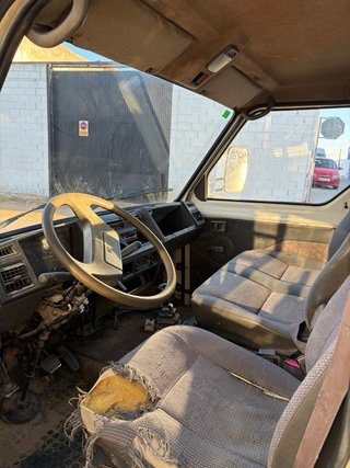 Nissan Trade 1998