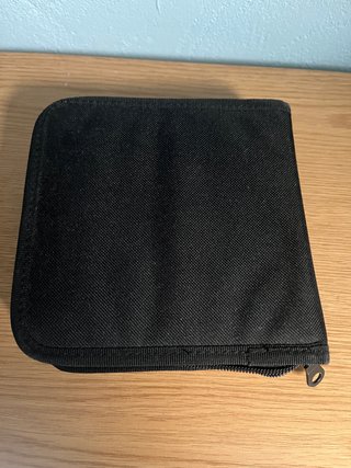 Estuche Porta CDs/DVDs Negro y Naranja