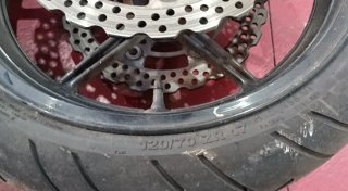 Rueda y horquilla Kawasaki ER6