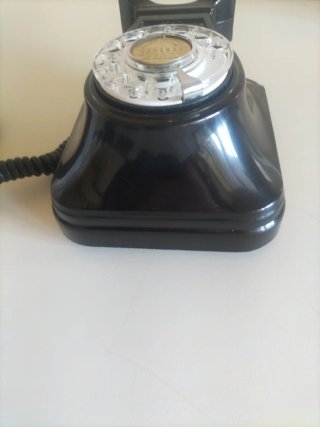 Teléfono antiguo baquelita CTNE
