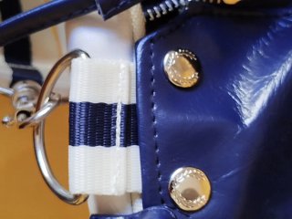 Bolsa deportiva Fred Perry azul y blanca