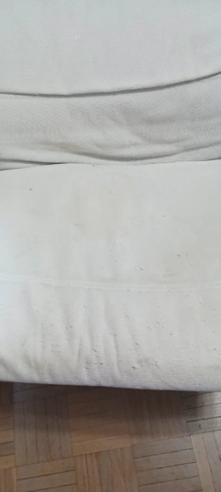 Tumbona Peyo  y tela la funda esta desgastada OJO!