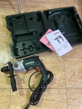 Taladro percutor Metabo SBE 800-2 eléctrico. Nuevo