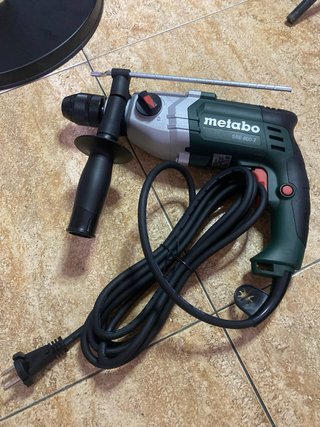 Taladro percutor Metabo SBE 800-2 eléctrico. Nuevo
