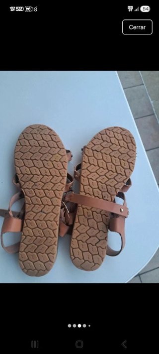Sandalias estilo griego marrones