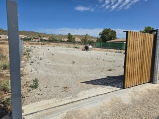 Parcela vallada 1.000 m² en Totana, buen acceso