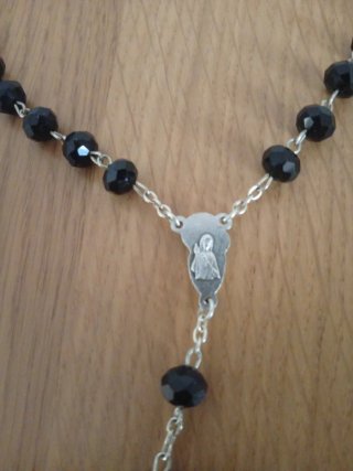 Rosario Negro con Colgante Cruz Plata