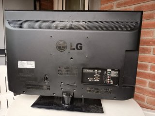 LG 32'' LCD TV en buen estado
