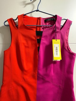 Vestido midi Karen Millen con etiqueta