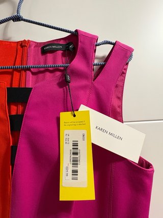 Vestido midi Karen Millen con etiqueta