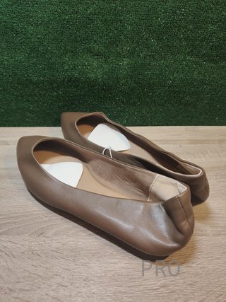 Bailarinas con Puntera en Pico Amazon Essentials