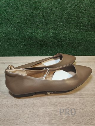 Bailarinas con Puntera en Pico Amazon Essentials