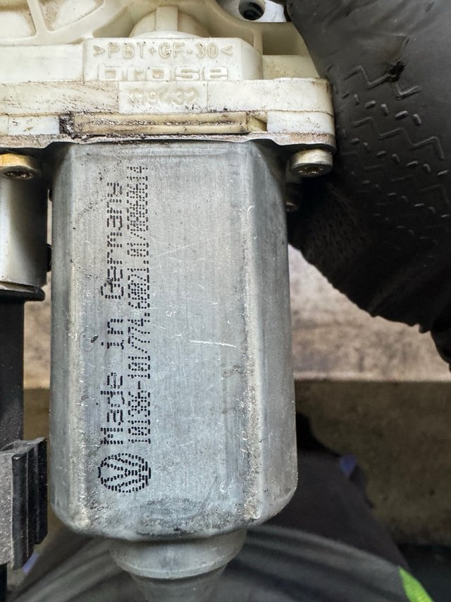 Motor elevalunas VW Bora Dcho
