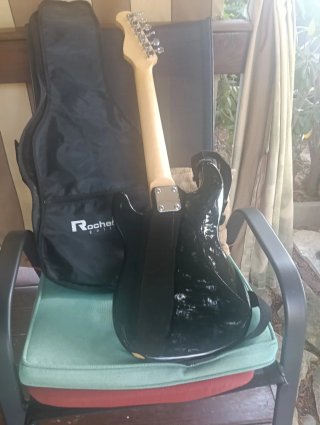 Guitarra Eléctrica Rochester. Infantil