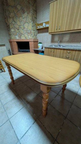 Mesa de cocina de madera