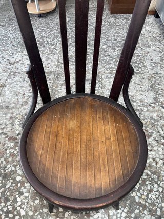 SILLA CLÁSICA DE MADERA