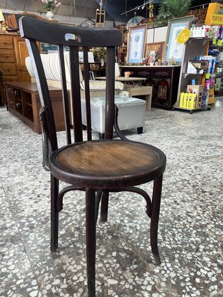 SILLA CLÁSICA DE MADERA
