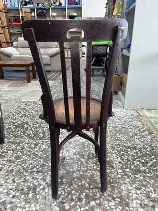 SILLA CLÁSICA DE MADERA