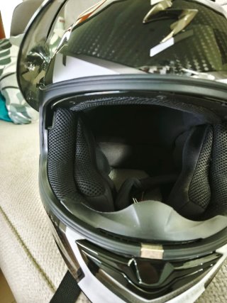 Casco Scorpion Exo 1400 Carbon Air con manoslibres