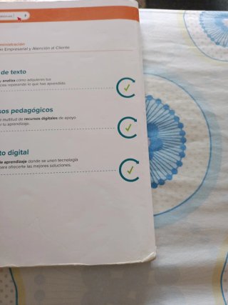 Comunicación Empresarial y Atención al Cliente ...
