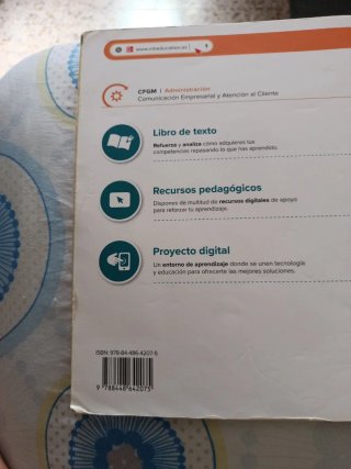 Comunicación Empresarial y Atención al Cliente ...