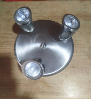 Foco de techo plateado