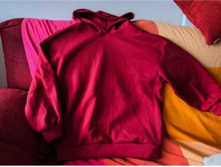Sudadera Roja con Capucha