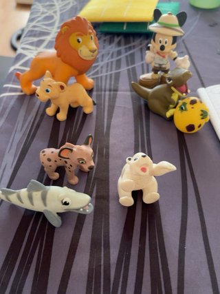 Lote 7 Figuras Disney-colección de libros Disney