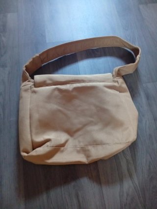 Bolso de hombro beige