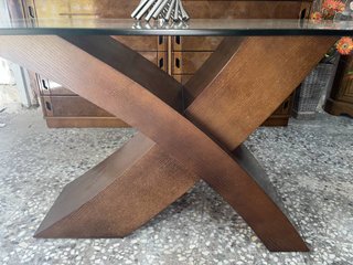 MESA DE COMEDOR CON CRISTAL