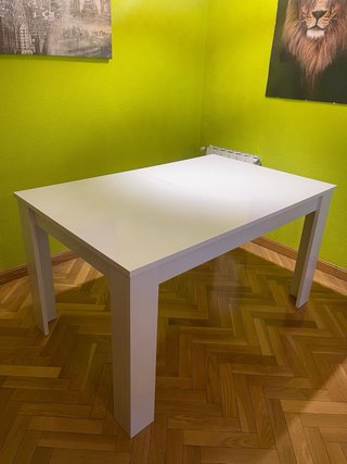 Mesa de comedor blanca extensible