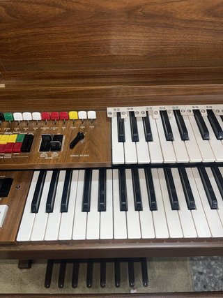 ÓRGANO YAMAHA CON TABURETE