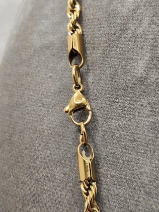 Colgante Corona Acero Quirúrgico Chapado Oro