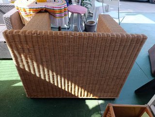 SILLÓN DE RATÁN Y MIMBRE CON COJINES