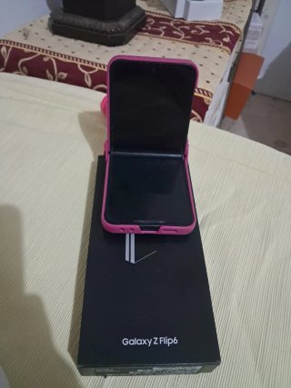 Samsung Galaxy Z Flip6 Negro