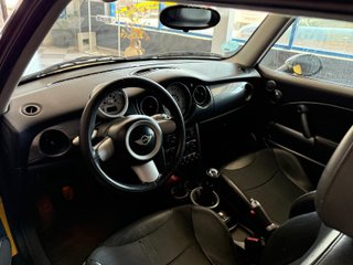 MINI Cooper 2004